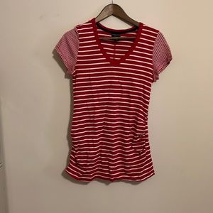 Women’s short sleeve maternity top. Size large.